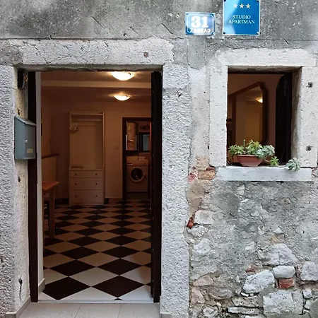 Apartment Lamar Cres