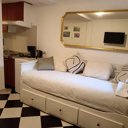 Lamar Apartment